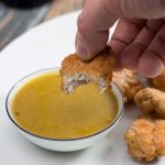 Chicken Nuggets mit Curry Sauce