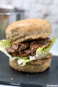 Slowcooker Short Beef Ribs im Sandwich