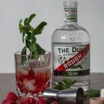 The duke Rough Gin als Longdrink mit Himbeere